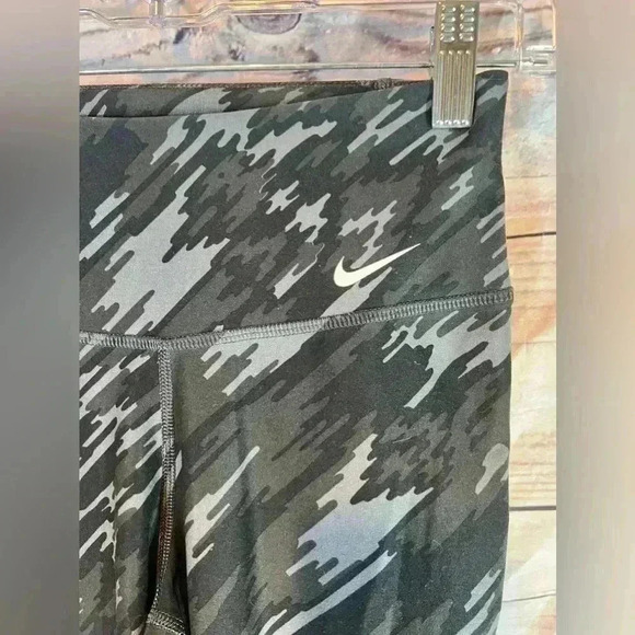 Nike camo dri-fit leggings - Picture 6 of 6